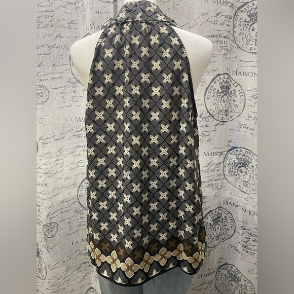 MAX STUDIO | Geometric Sleeveless Halter Top V-neck Blouse - Picture 4 of 7